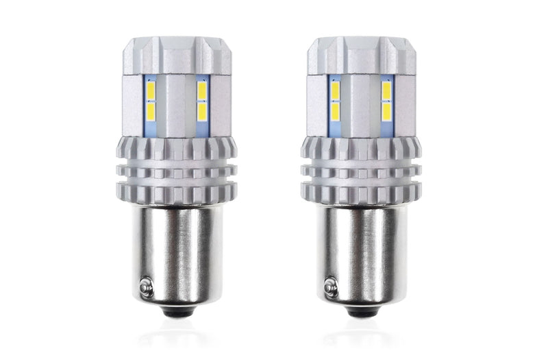 Set becuri auto cu LED CANBUS compatibil P21 R5W/R10W 22 SMD Alb 12V/24V, destinat competitiilor auto sau off-road